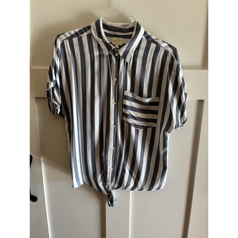 Id:23 Striped Button Front Tie Top Women’s Large Gray White Short Sleeve Casual